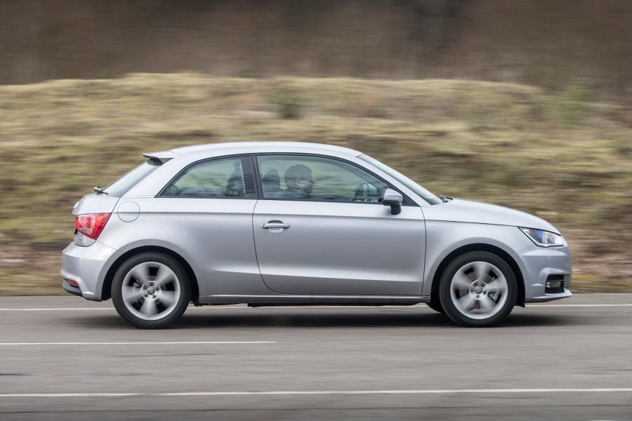  Audi A1 TFSI (8X) 2014 года  (UK) (фото 4 из 14)